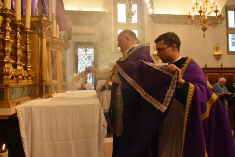 Encensement de l&rsquo;autel