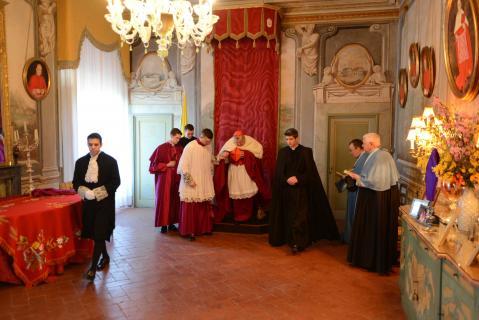 Son Eminence à la salle du Trône