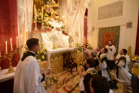 Encensement du Saint Sacrement