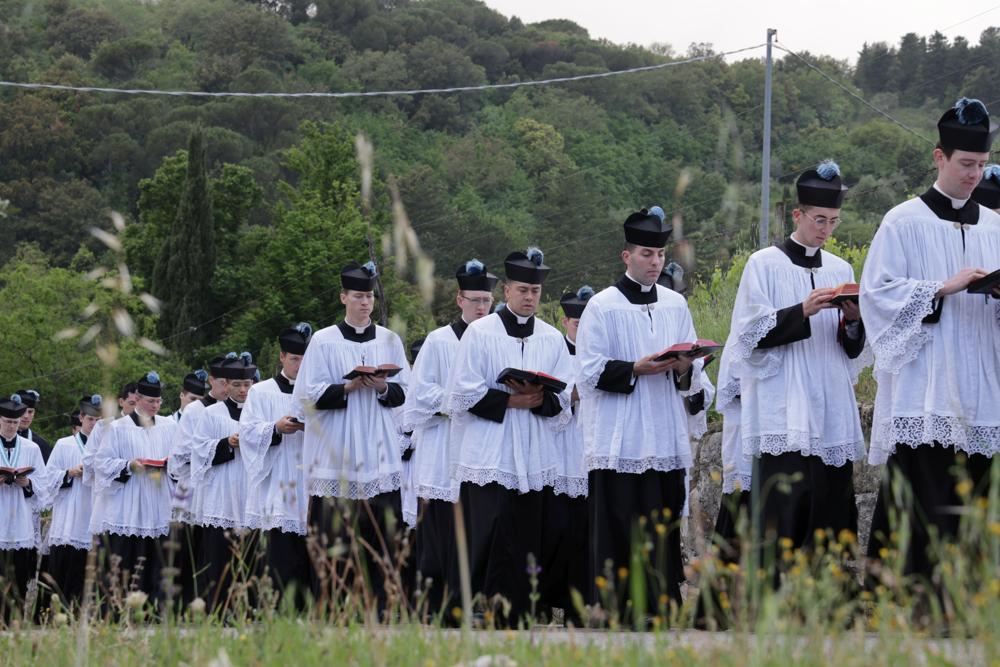 Procession dans la propriété