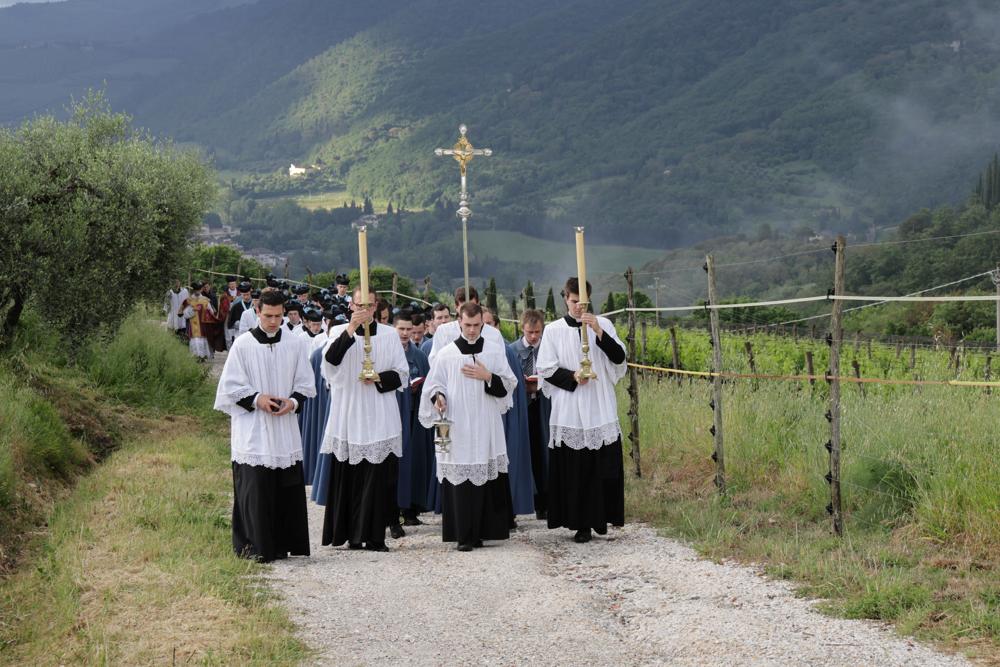 Procession dans la propriété