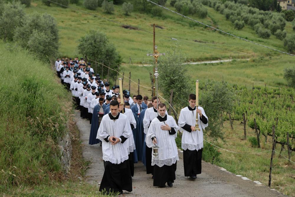 Procession dans la propriété