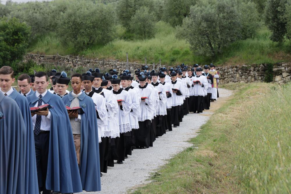 Procession dans la propriété
