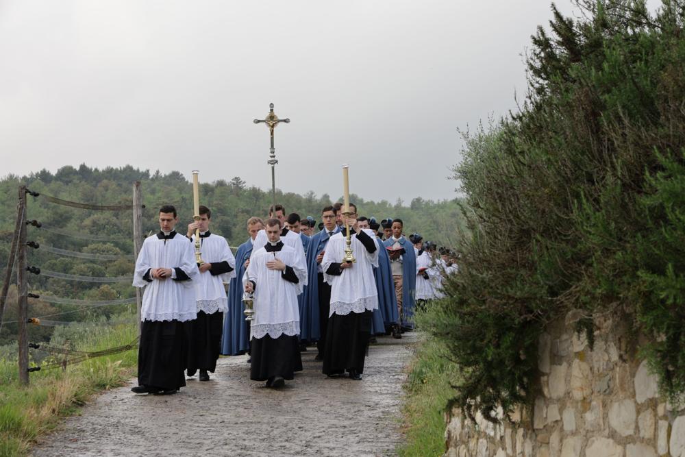 Procession dans la propriété