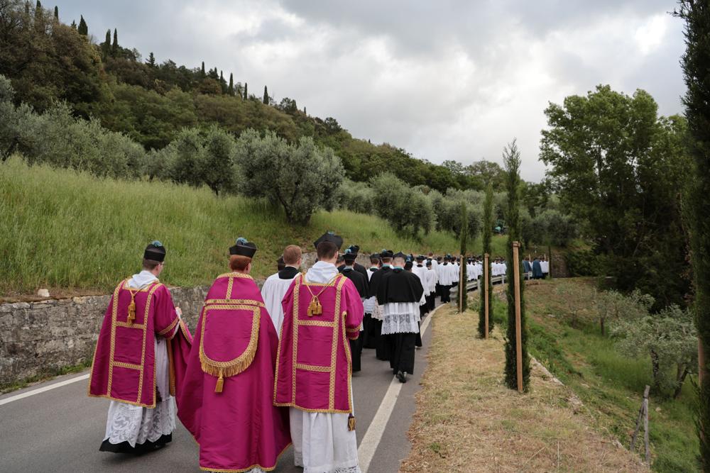 Procession dans la propriété