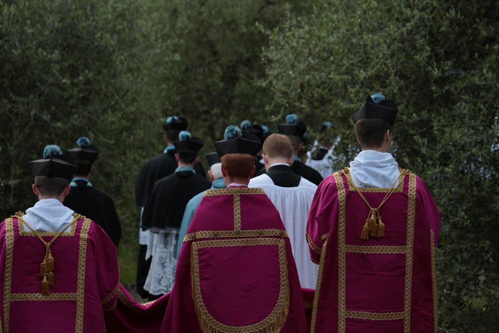 Procession dans la propriété