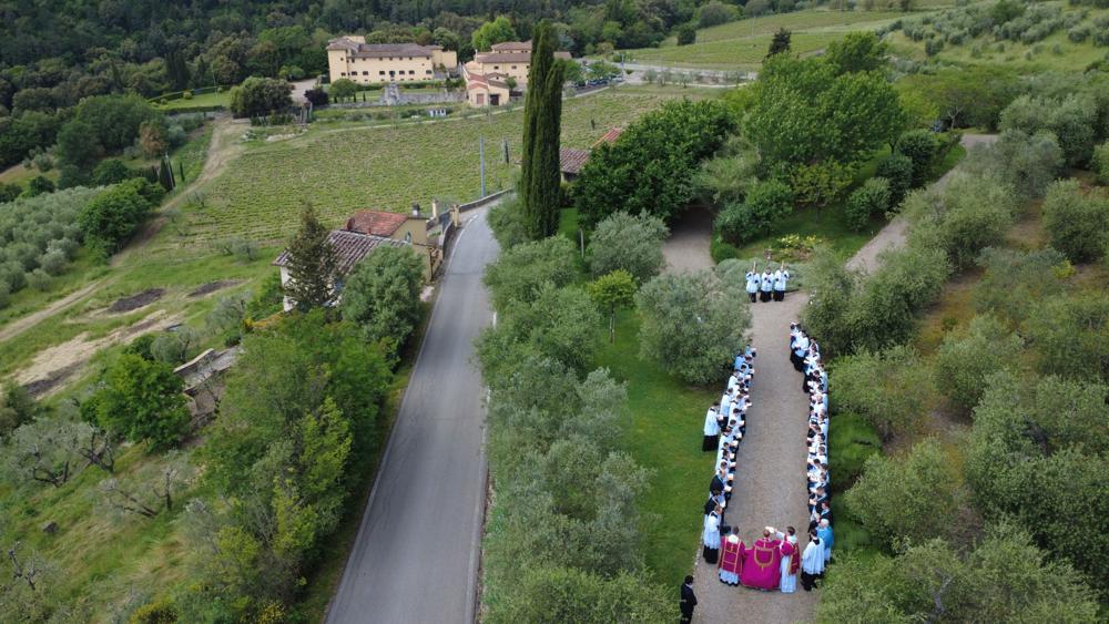 Procession dans la propriété