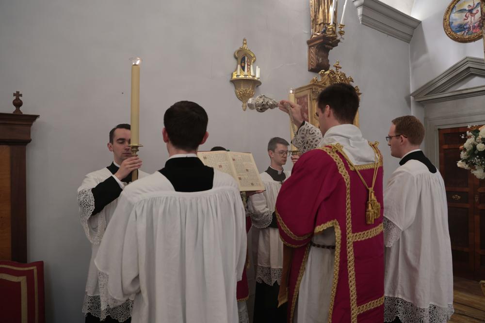 Encensement de l&rsquo;évangéliaire