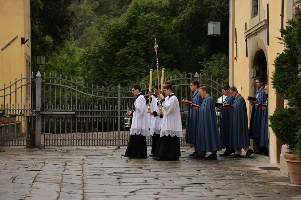 Procession dans la propriété