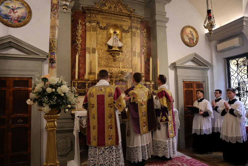 Encensement de la croix