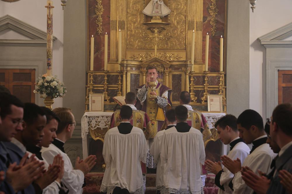 <i>Ecce Agnus Dei</i>