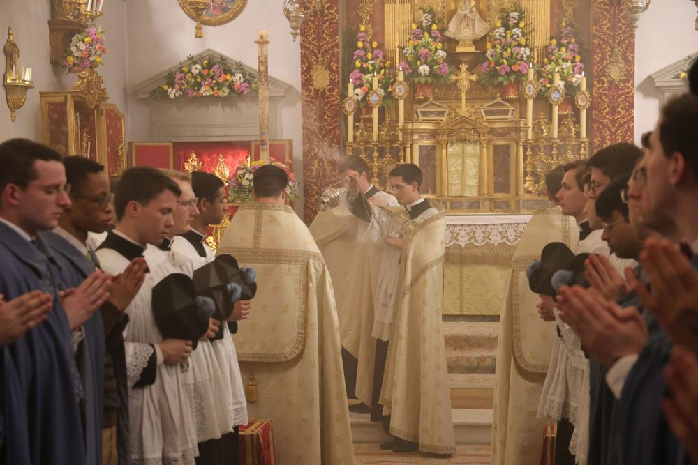 Encensement du ch&oelig;ur