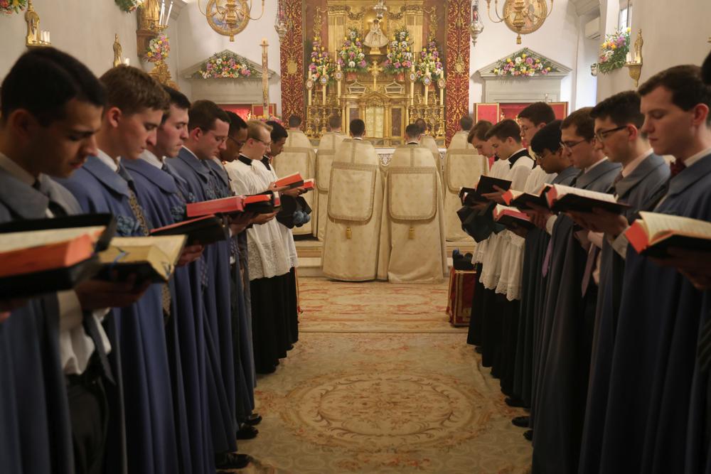 <i>Benedicamus Domino</i>