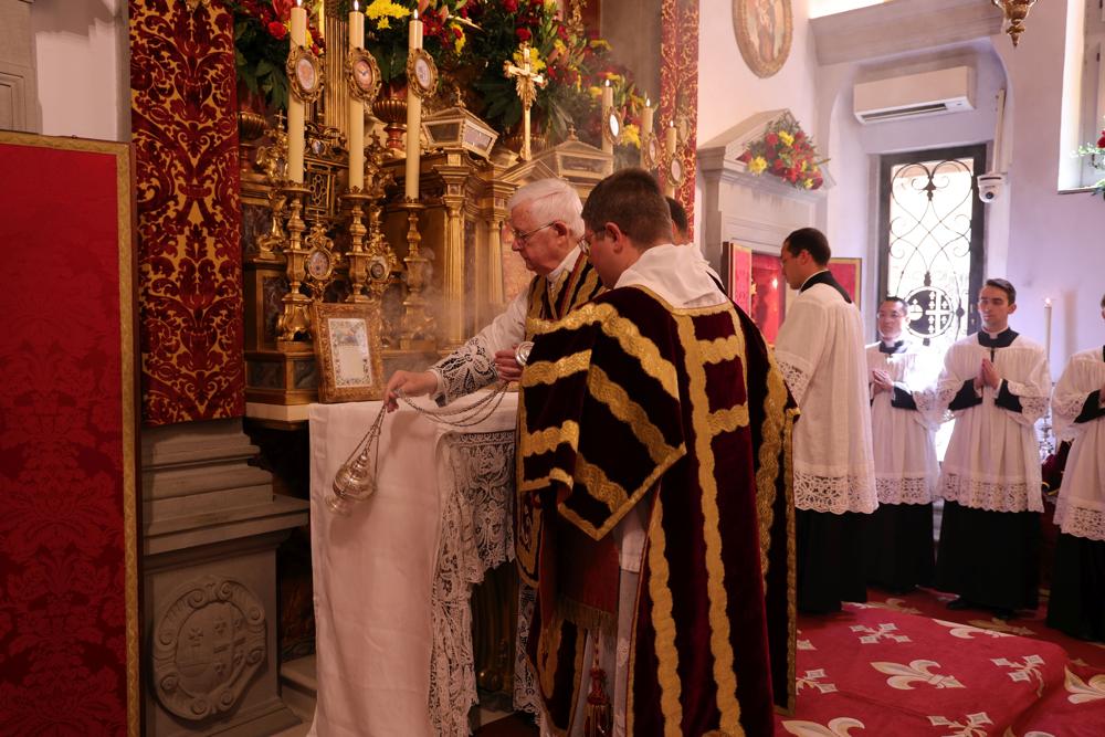 Encensement de l&rsquo;autel
