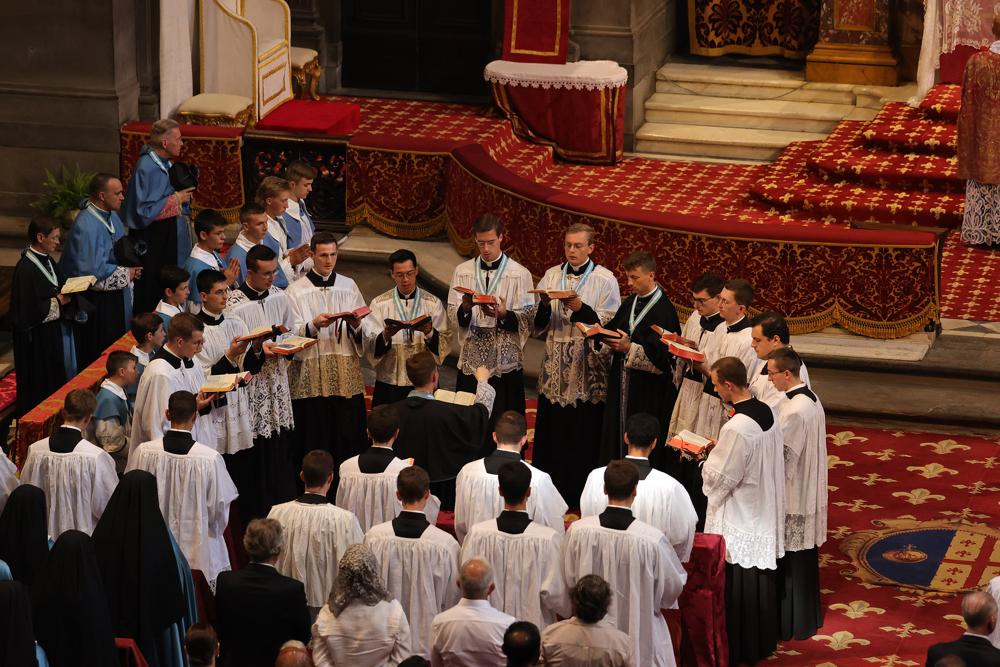 La schola chante Introït