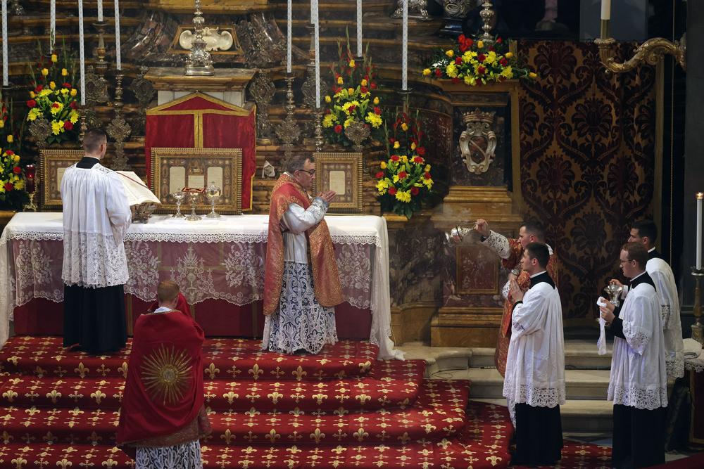Encensement du célébrant