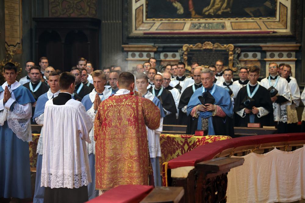 Encensement du ch&oelig;ur des chanoines
