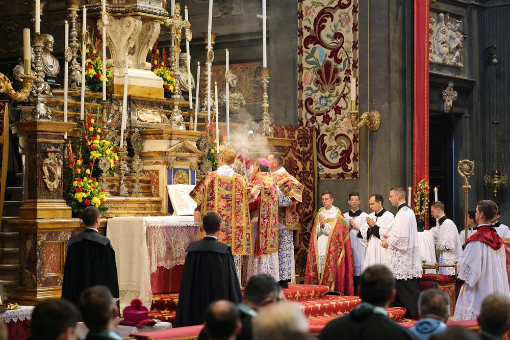 Encensement de la croix