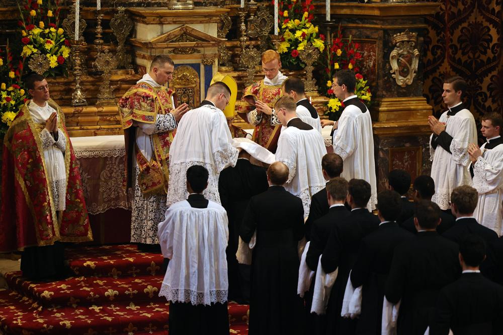 Imposition du surplis