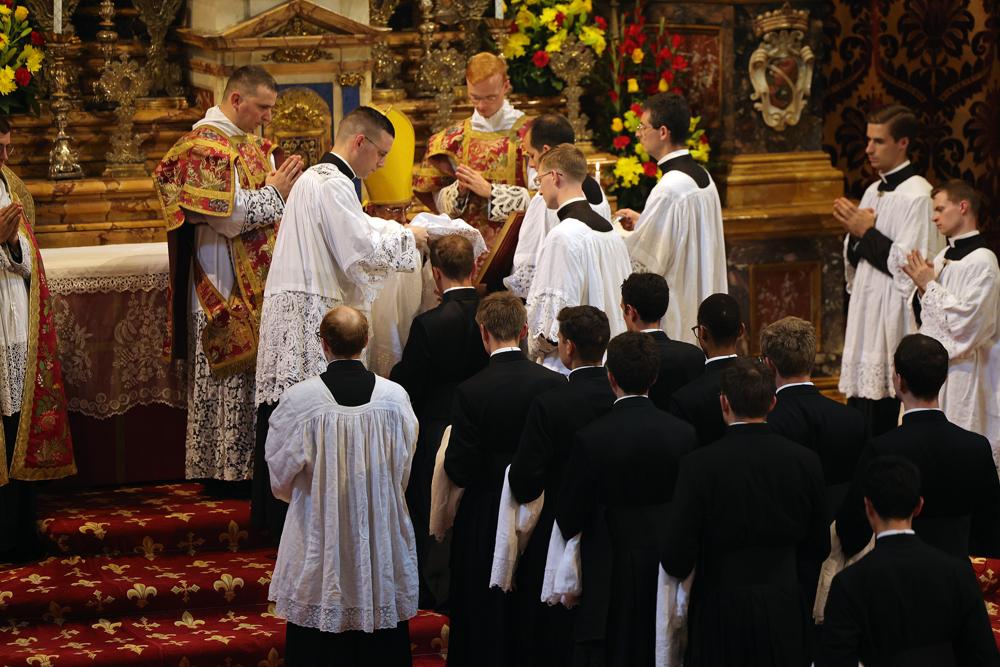 Imposition du surplis