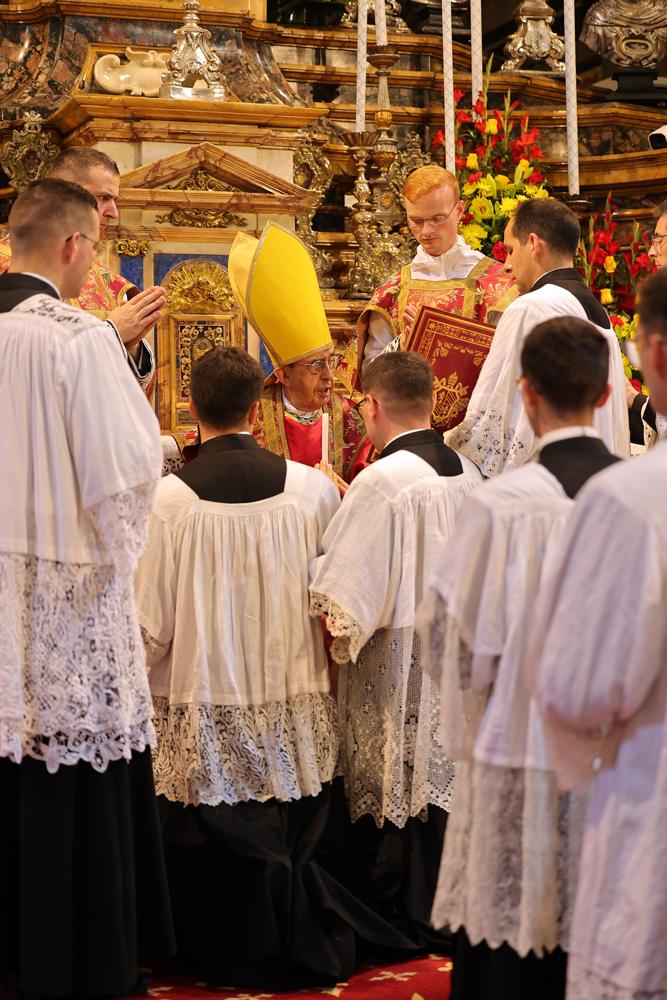Ordination des acolytes