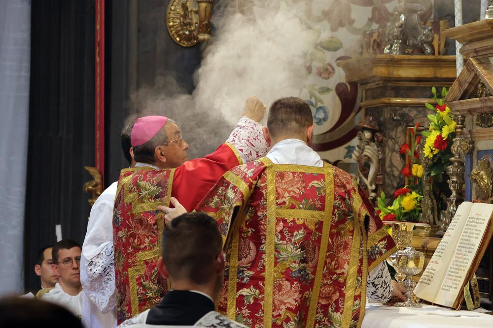 Encensement de la croix