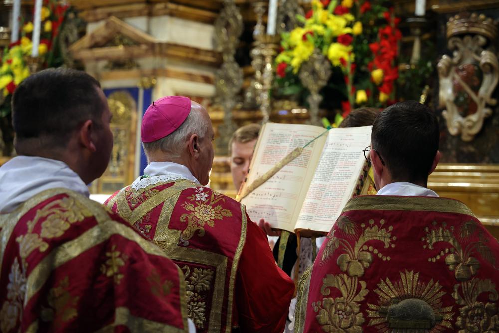 <i>Gloria in excelsis Deo</i>