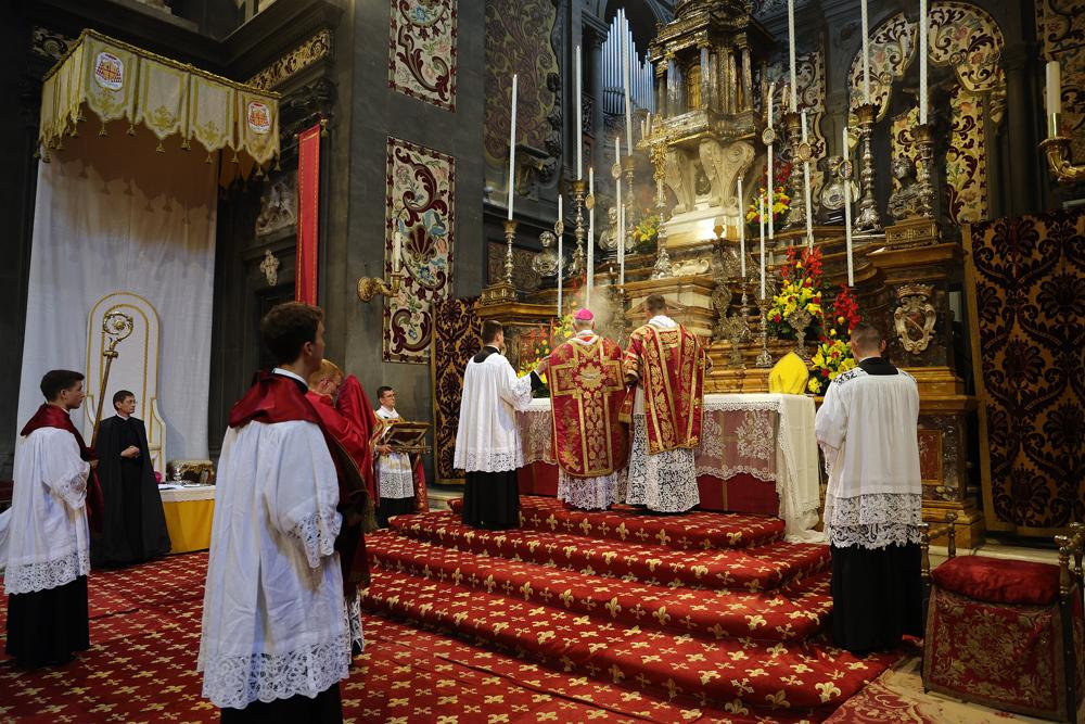Encensement de l&rsquo;autel