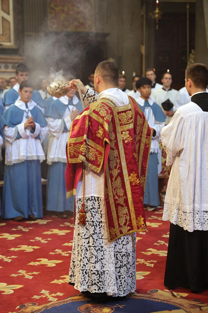 Encensement du ch&oelig;ur des chanoines