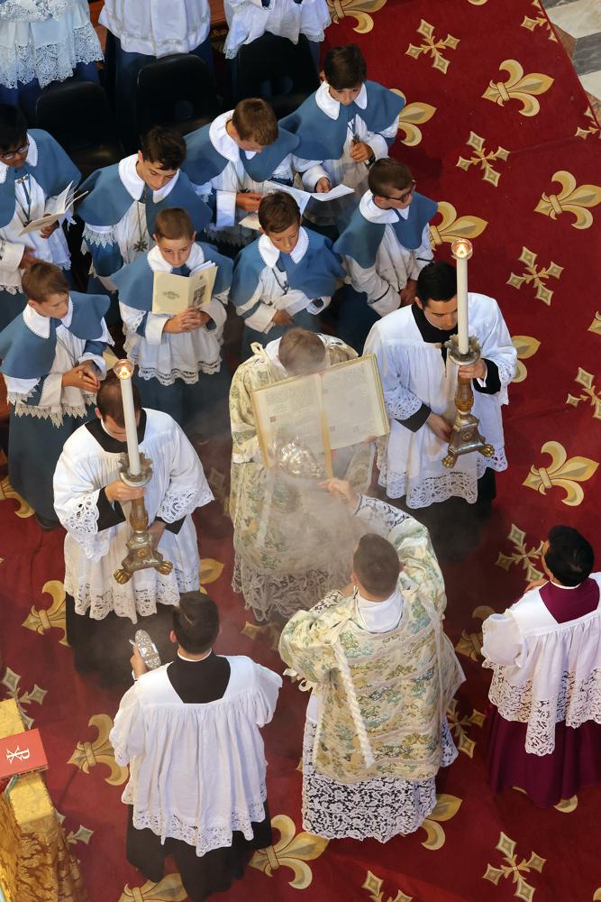 Encensement de l&rsquo;Évangéliaire