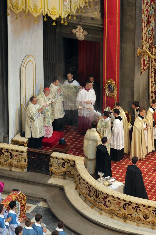Encensement du Pontife