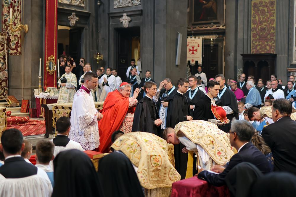 Sortie du Pontife