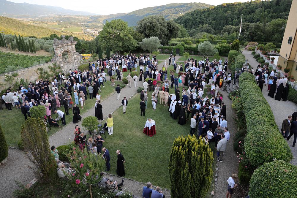 Apéritif dans le jardin à la française