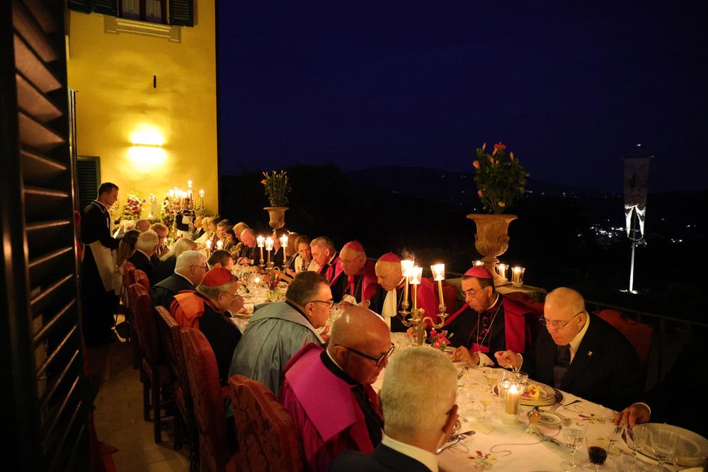 La table d&rsquo;honneur sur la terrasse