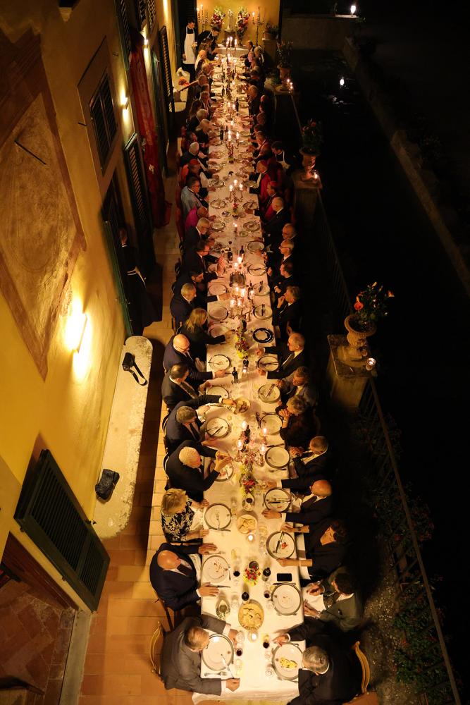 La table d&rsquo;honneur sur la terrasse