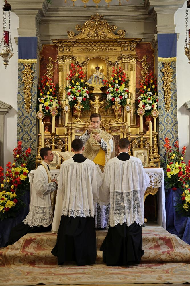 <i>Ecce Agnus Dei</i>