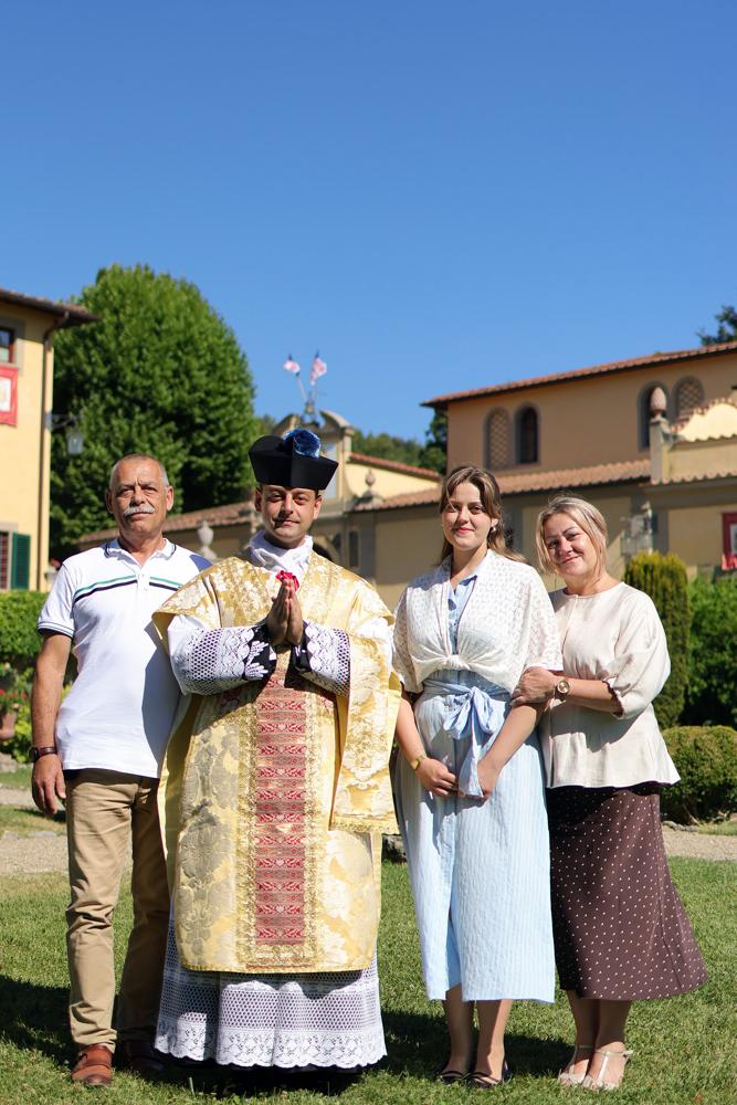 Monsieur le chanoine Wlodarczyk avec sa famille