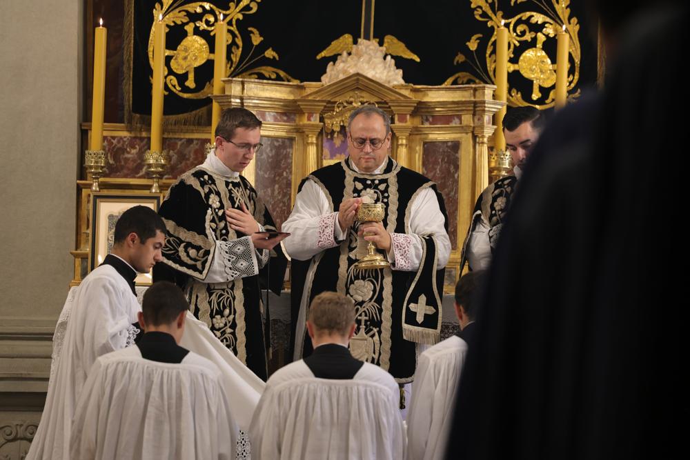 Distribution de la Sainte Communion