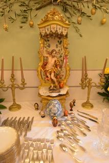 Le réfectoire orné pour la fête